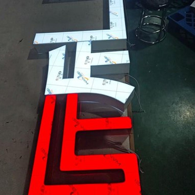 成都铝型材发光字：模块化型材设计，安装便捷且维护成本低，为企业节省宣传落地时间成本